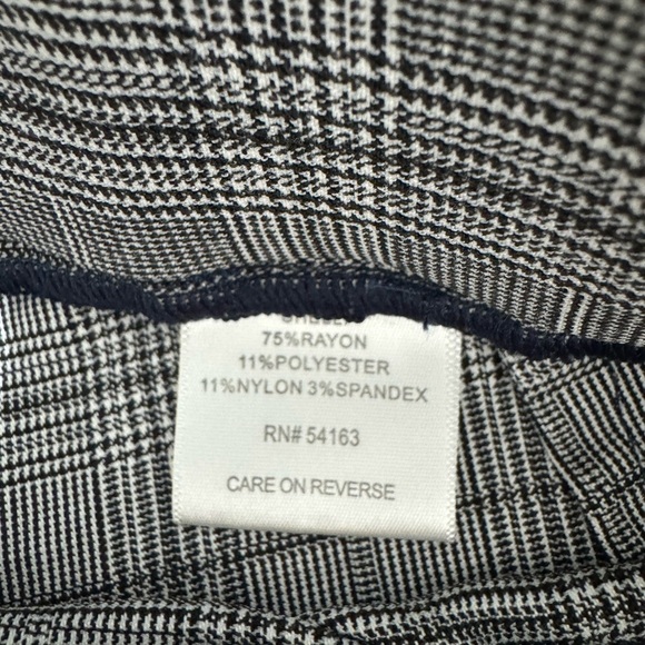Tommy Hilfiger Women’s Ankle Plaid Gray Black Straight Pull on Pants Size 6 - Picture 10 of 10
